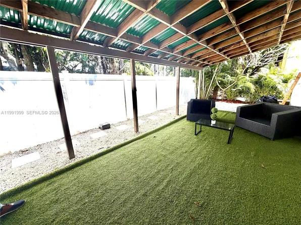 1425 NE 56th St APT 3, Fort Lauderdale, FL 33334