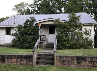 7719 Sewell Creek Rd, Meadow Bridge, WV 25976