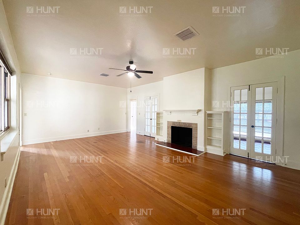 1st image of 2 W Park Ln #402