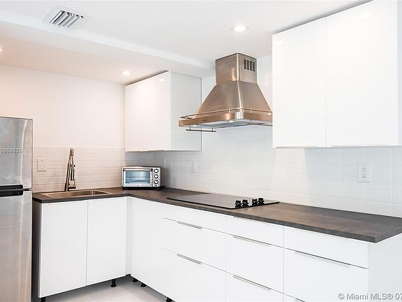 5th image of 1662 Lincoln Ct APT 208