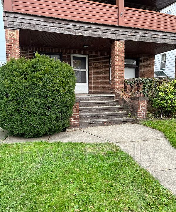 1st image of 4931 E 109th St