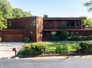 650 E High Point Ter, Peoria, IL 61614