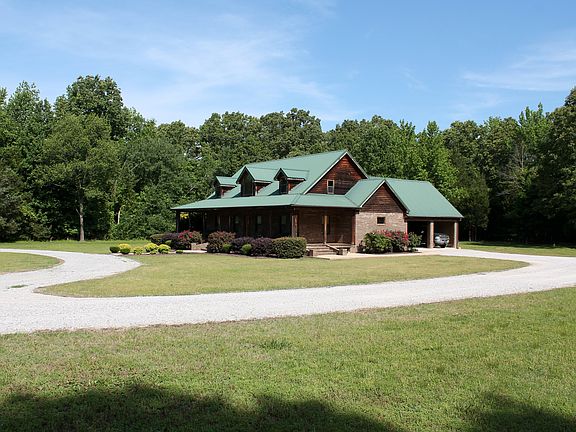 2nd image of 701 Lakewood Dr