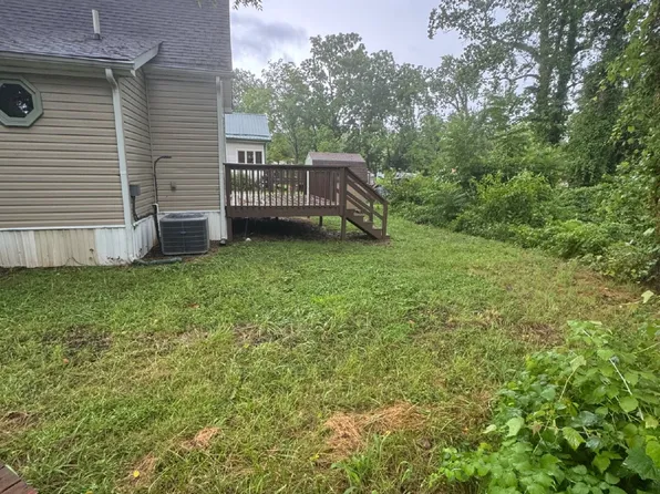 922 1st Ave W, Hendersonville, NC 28739