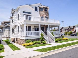 100 S Pembroke Ave, Margate, NJ 08402