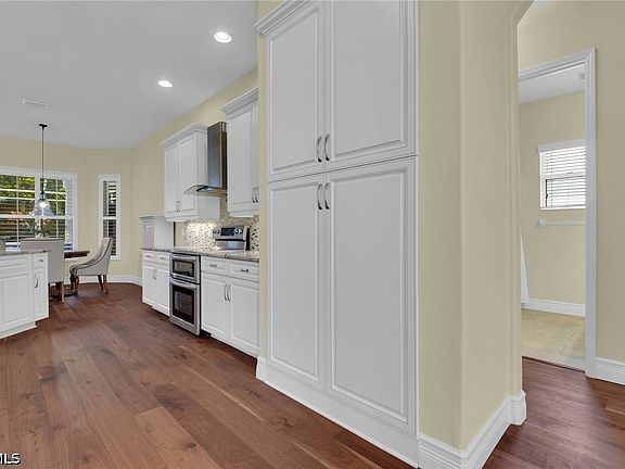 5th image of 11620 Spoonbill Ln