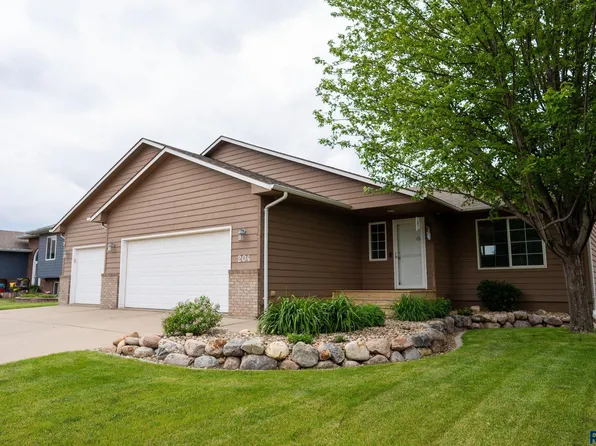 204 W Mountain Ash St, Brandon, SD 57005