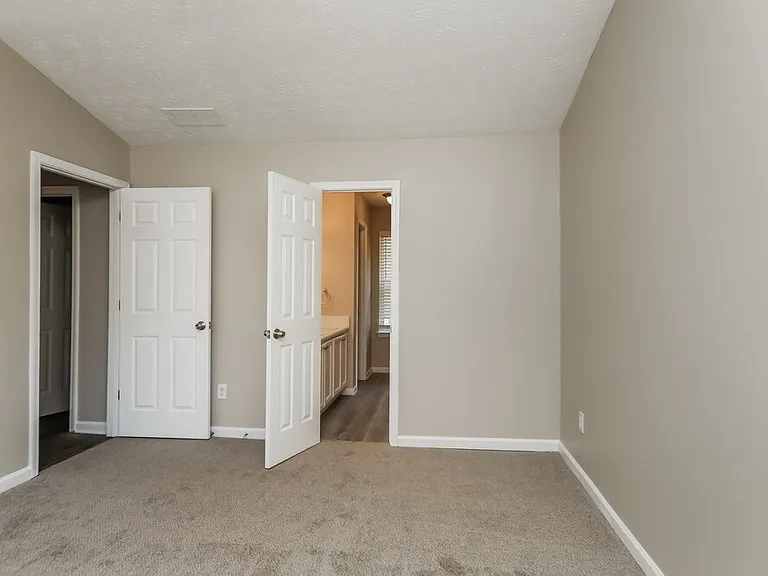 7205 Bridgeport Ct — Photo 9