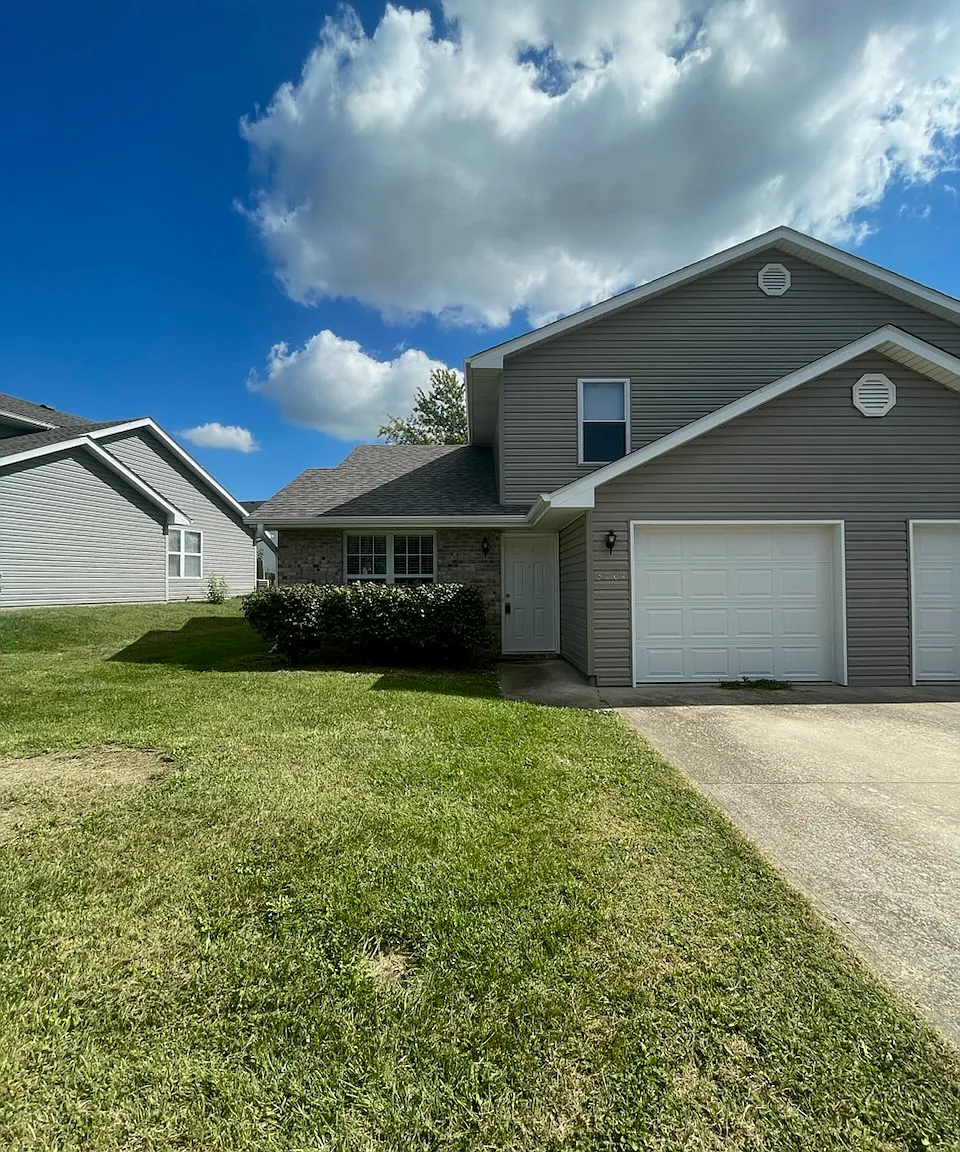 3 bed, 1200 sqft, $1,500 — Photo 1