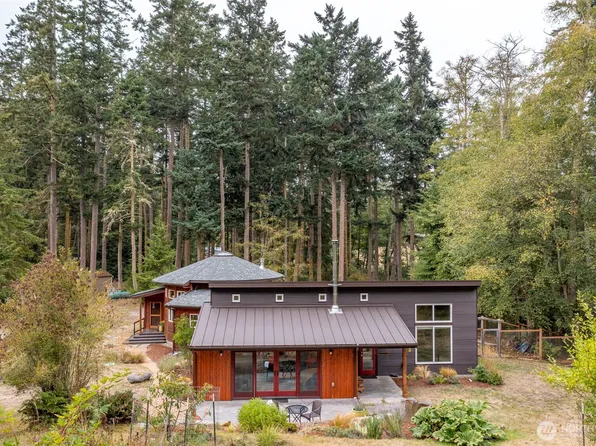 530 Lucky Dog Lane, Coupeville, WA 98239