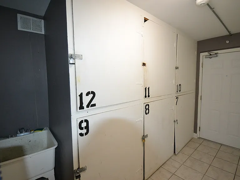 7100 Laverne Ln #9 — Photo 20