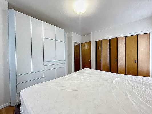 5th image of 571 Academy St APT 4D