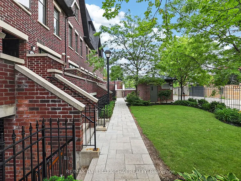 140 Broadview Ave #52 — Photo 19