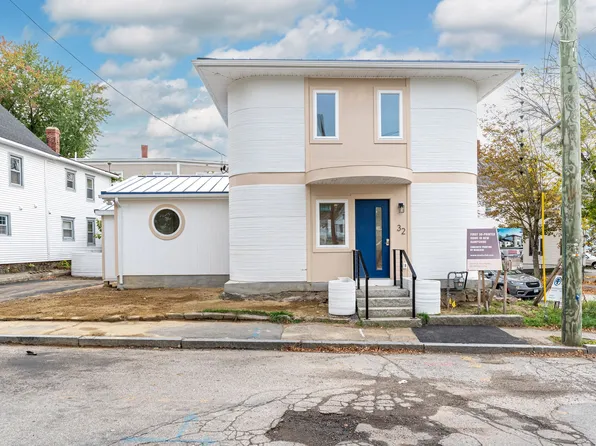 32 Jane St, Manchester, NH 03104