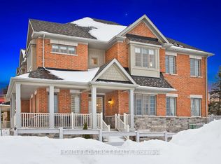 38 Ken Sinclair Cres, Aurora, ON L4G 3J1