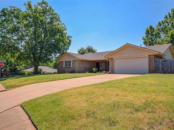 3rd image of 314 Willow Creek Cir