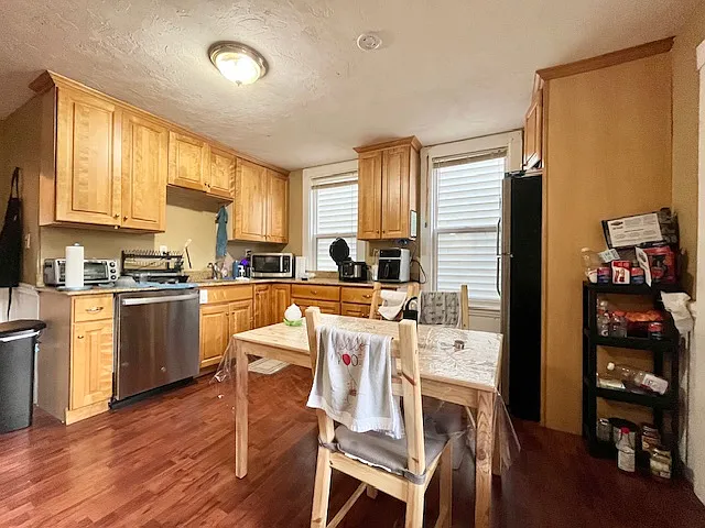 8 Eldora St #1 — Photo 2