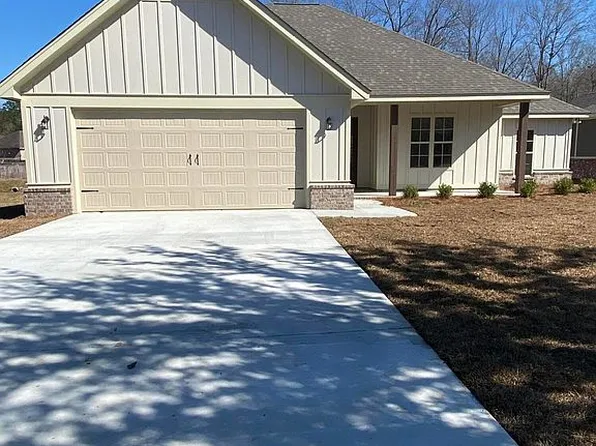 30 The Oaks Dr, Sumrall, MS 39482