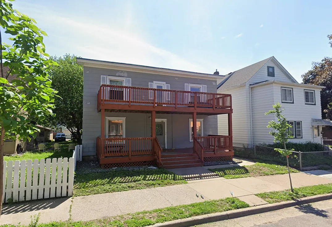 635 Adams St NE — Photo 1