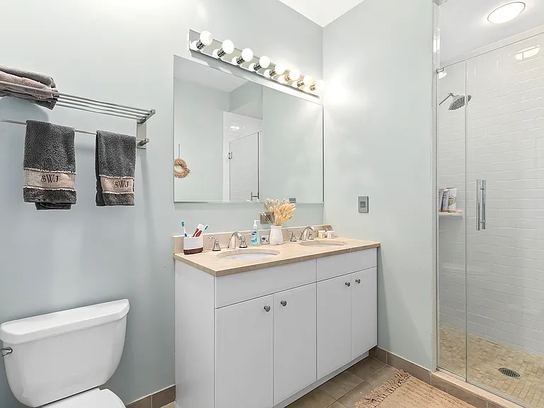 1100 Adams St #412 — Photo 7
