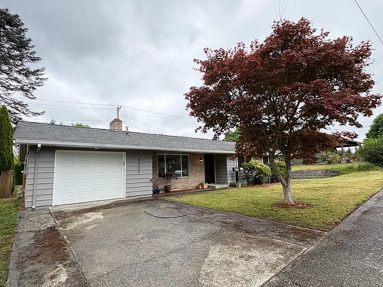 Attached Garage