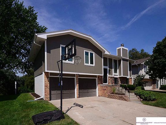 3rd image of 6326 N 115th Avenue Cir