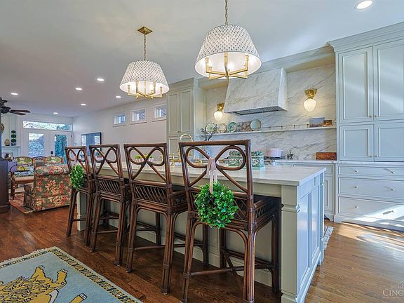 4th image of 330 Boal St