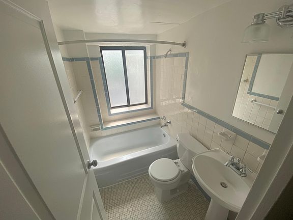 4th image of 5305 Delmar Blvd #1103