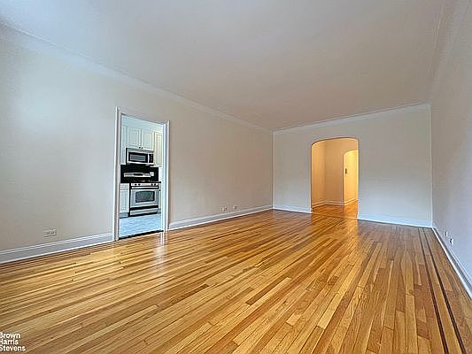 3rd image of 310 E 75th St APT 6C