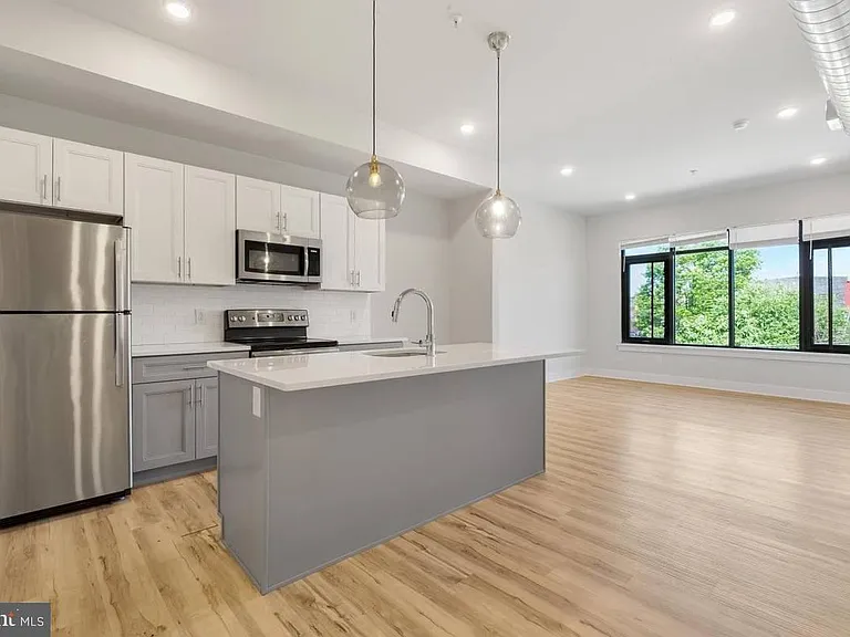 2440 Kensington Ave #203 — Photo 1