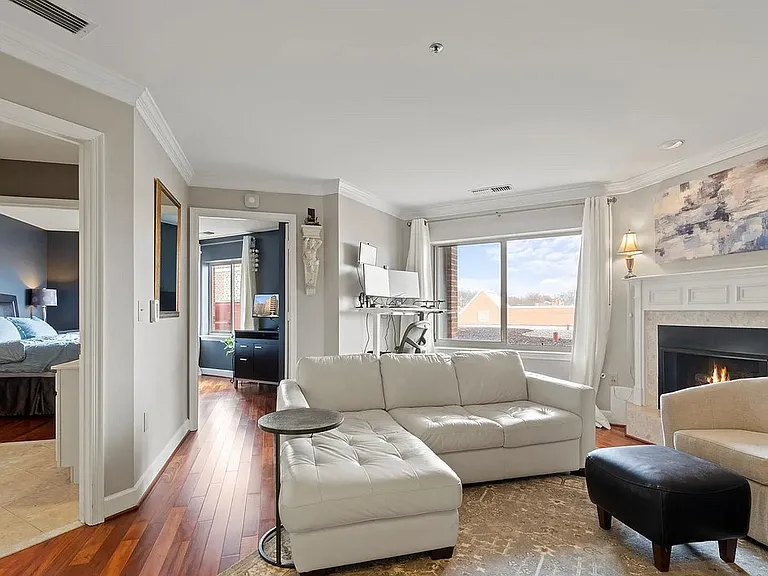 1050 N Stuart St #411 — Photo 1
