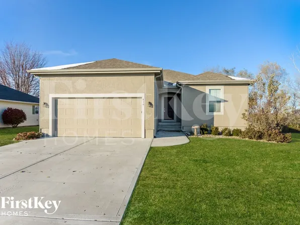 416 Rachael Cir, Raymore, MO 64083