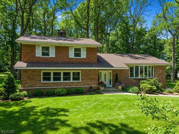 131 Ridge Rd, Watchung Boro, NJ 07069