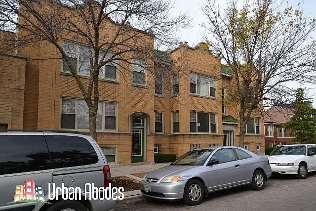 1st image of 5206 N Sawyer Ave #2