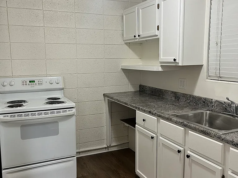 174 N Canyon Rd #1 — Photo 3