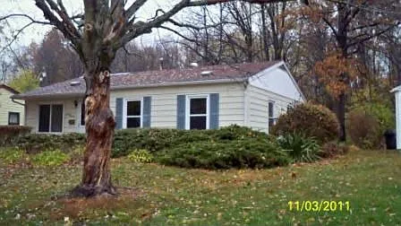 1313 Parkview Dr photo 1