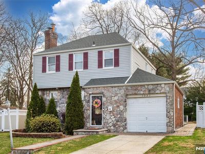 1085 Julia St, Teaneck, NJ, 07666