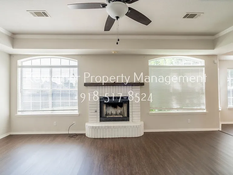 8514 S 112th East Ave — Photo 3