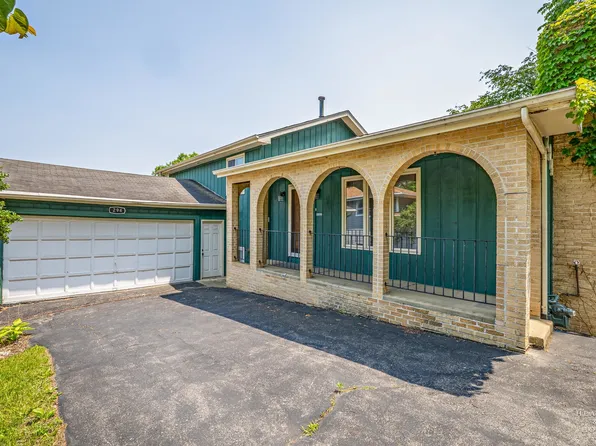 294 Apache Trl, Lake In The Hills, IL 60156