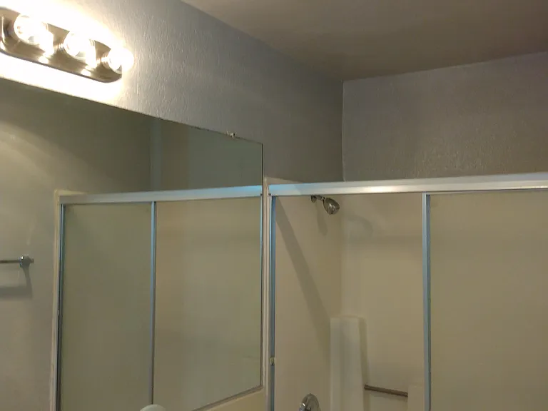 Village Glen Apartments — Photo 10