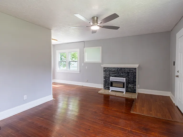 1824 Collins Ave — Photo 5