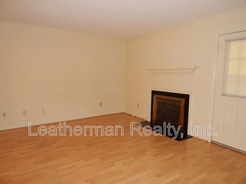 2 bed, 1.5 bath, 1156 sqft, $950 — Photo 4