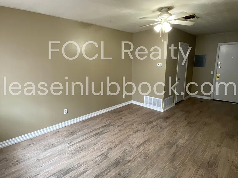3418 32nd St — Photo 2