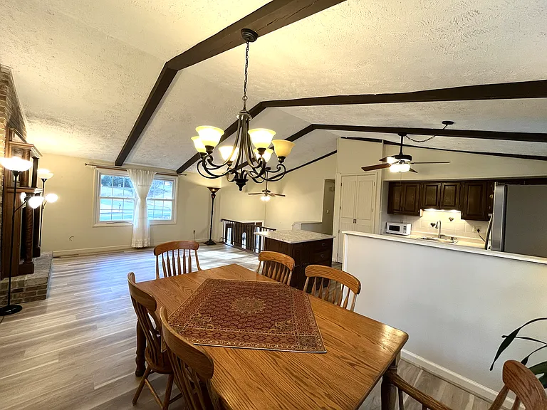 210 Pinehurst Ln — Photo 21