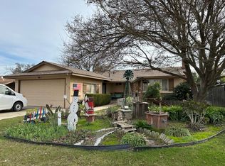711 E Myrtle Ave, Visalia, CA 93292