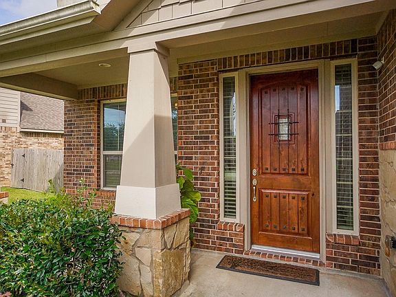 4th image of 9506 Bonbrook Bend Ln