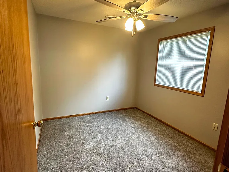 856 Kari Dr — Photo 3