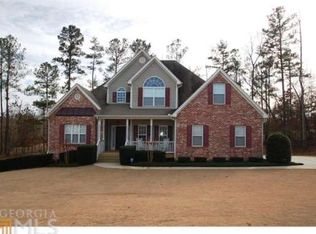 320 Kensington Dr, Sharpsburg, GA 30277