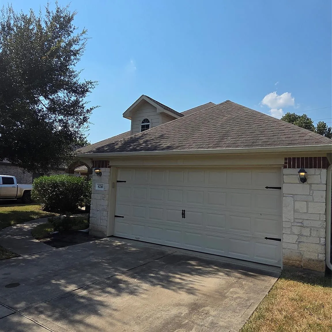 4 bed, 2.0 bath, 2255 sqft, $2,500 — Photo 3