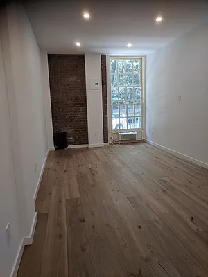 Rented by Keller Williams NYC | media 8